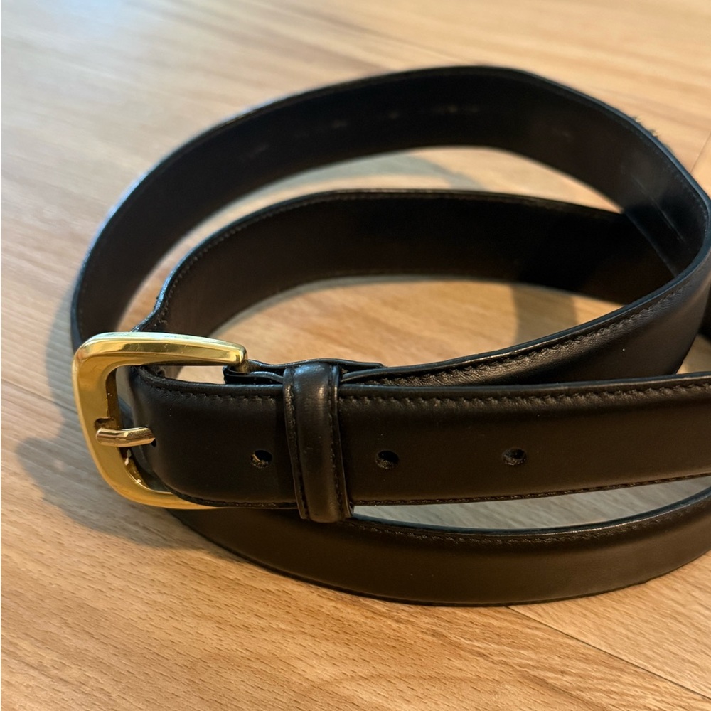 Salvatore Ferragamo Black Leather Gancini Belt with Gold Hardware - Picture 2 of 10
